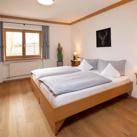 Apartment Anna: 4-sterne Familien- Und Wellnesshotel Viktoria 3*