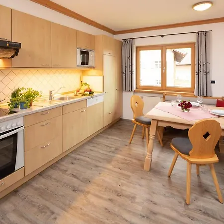 Apartment Anna: 4-sterne Familien- Und Wellnesshotel Viktoria