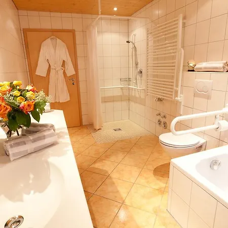 Apartment Anna: 4-sterne Familien- Und Wellnesshotel Viktoria Oberstdorf